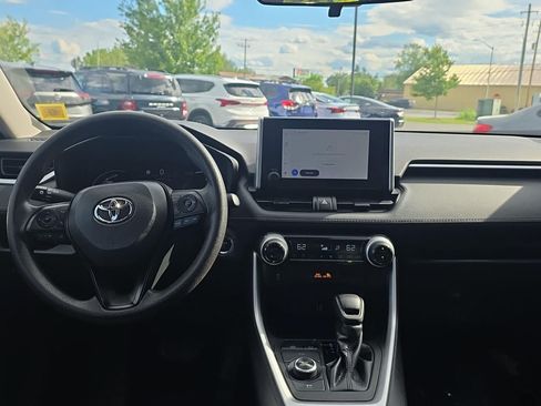 Used 2023 Toyota RAV4 XLE AWD/4WD image 19