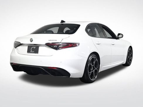 Used 2025 Alfa Romeo Giulia w/ Driving Assist Package RWD image 5