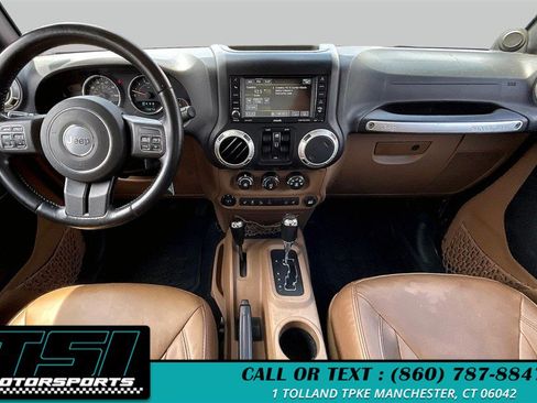 Used 2014 Jeep Wrangler Unlimited Sahara w/ Connectivity Group AWD/4WD image 15