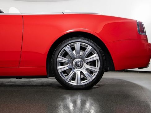 Used 2017 Rolls-Royce Dawn image 13
