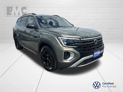 Certified 2024 Volkswagen Atlas Peak Edition SE AWD/4WD image 2