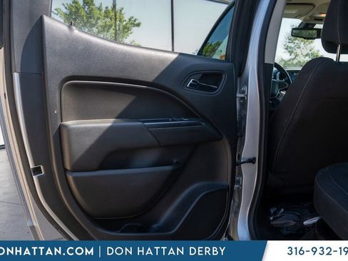 Used 2017 Chevrolet Colorado LT w/ LT Convenience Package RWD image 14