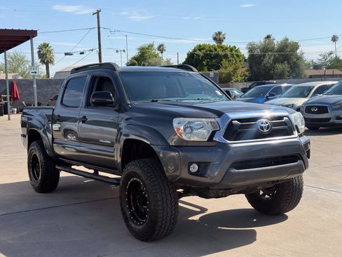 Used 2013 Toyota Tacoma PreRunner w/ TRD Off-Road Pkg RWD image 2