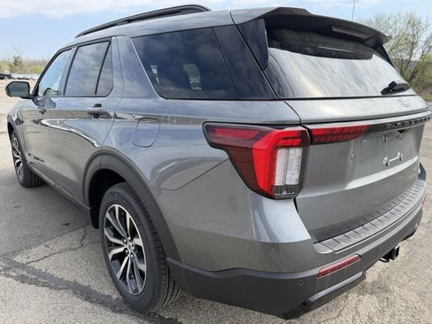 New 2026 Ford Explorer ST-Line AWD/4WD image 3