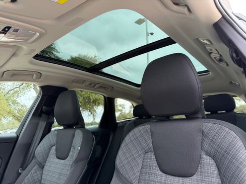 Certified 2023 Volvo XC60 B5 Core image 22