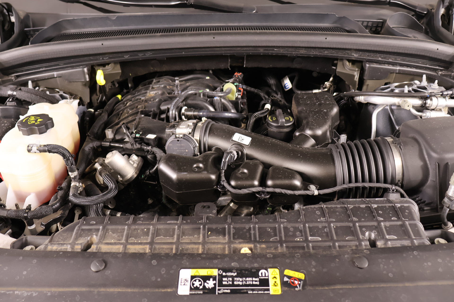Used 2025 Jeep Grand Cherokee Laredo AWD/4WD image 18