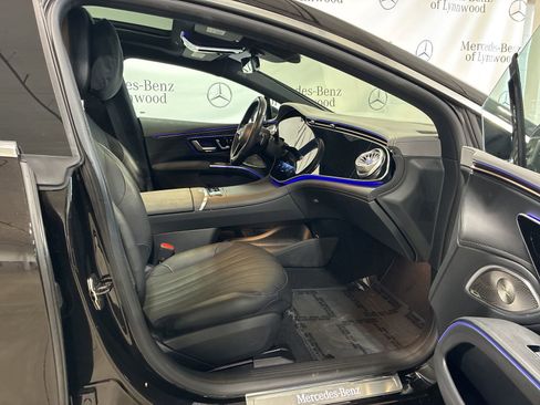 Used 2023 Mercedes-Benz EQS 580 4MATIC Sedan w/ Exclusive Trim Package image 26