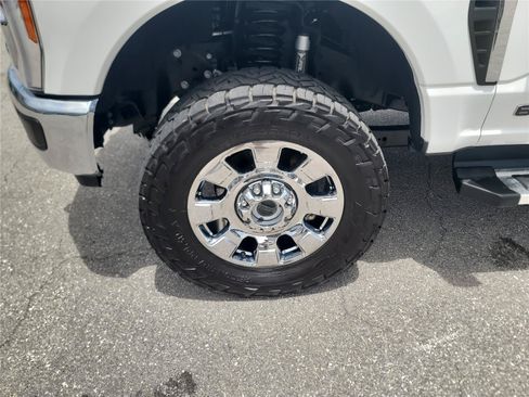 Used 2023 Ford F250 Lariat w/ Chrome Package AWD/4WD image 10