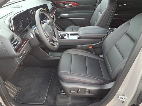 New 2026 Chevrolet Traverse Z71 w/ Enhanced Driving Package AWD/4WD image 9