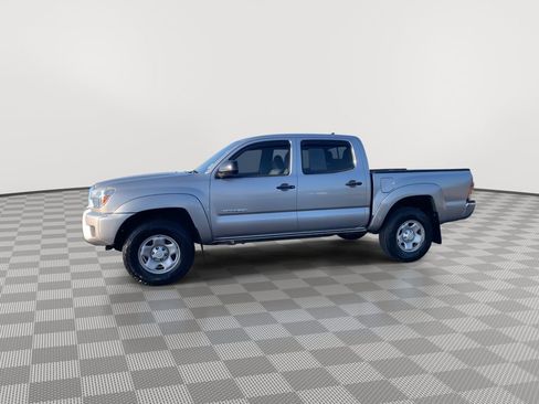 Used 2014 Toyota Tacoma PreRunner image 5