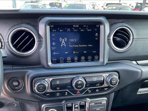 Used 2021 Jeep Wrangler Unlimited Sahara AWD/4WD image 31