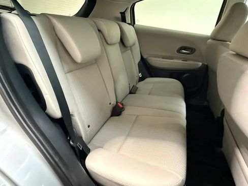 Used 2018 Honda HR-V LX image 17
