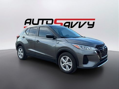 Used 2024 Nissan Kicks S FWD image 3