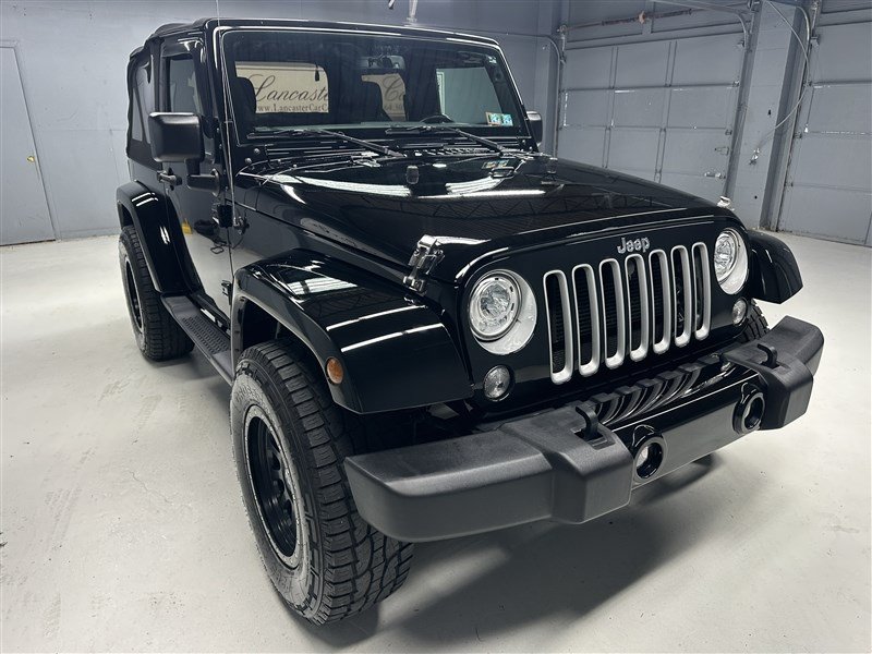 Used 2018 Jeep Wrangler Sahara w/ Connectivity Group AWD/4WD image 9