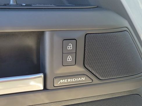 Certified 2025 Land Rover Defender 110 S AWD/4WD image 24