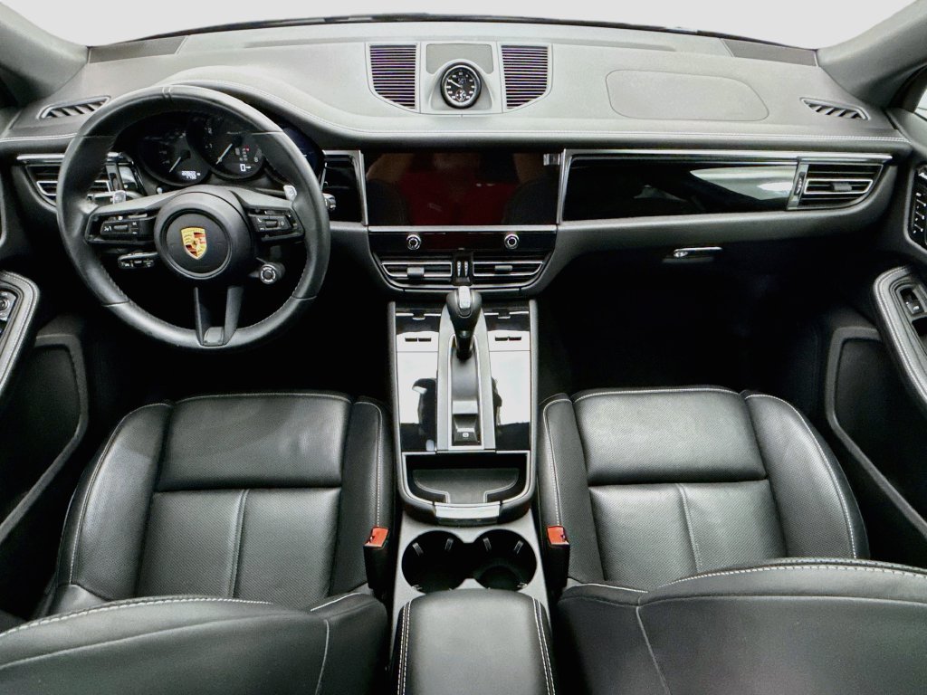 Used 2024 Porsche Macan AWD/4WD image 13