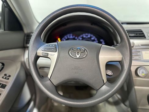 Used 2010 Toyota Camry SE FWD image 14