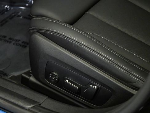 Used 2026 BMW 330i Sedan w/ Premium Package RWD image 23