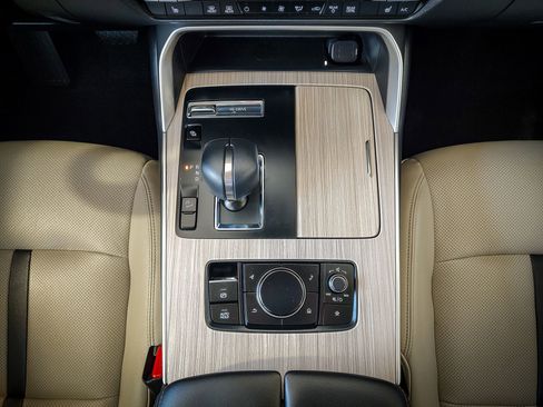 Used 2025 MAZDA CX-70 Plug-In Hybrid w/ Premium Pkg image 30