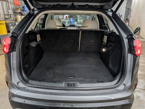 Used 2022 Ford Edge Titanium w/ Class II Trailer Tow Package image 16