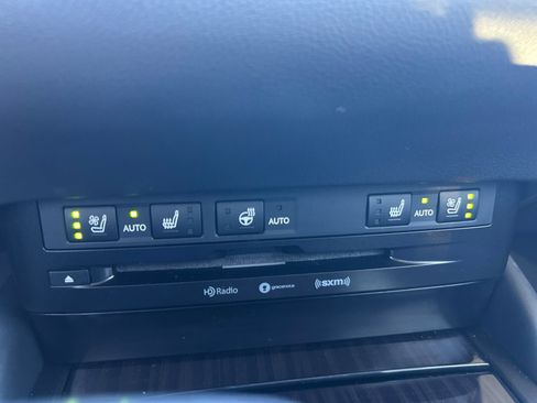 Used 2019 Lexus ES 300h image 23