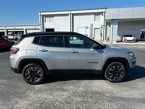 Used 2020 Jeep Compass Trailhawk image 4