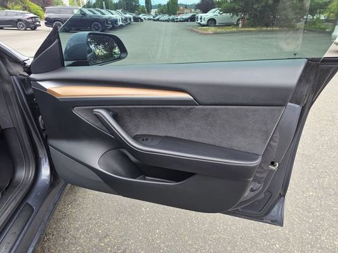 Used 2022 Tesla Model 3 Long Range AWD/4WD image 10