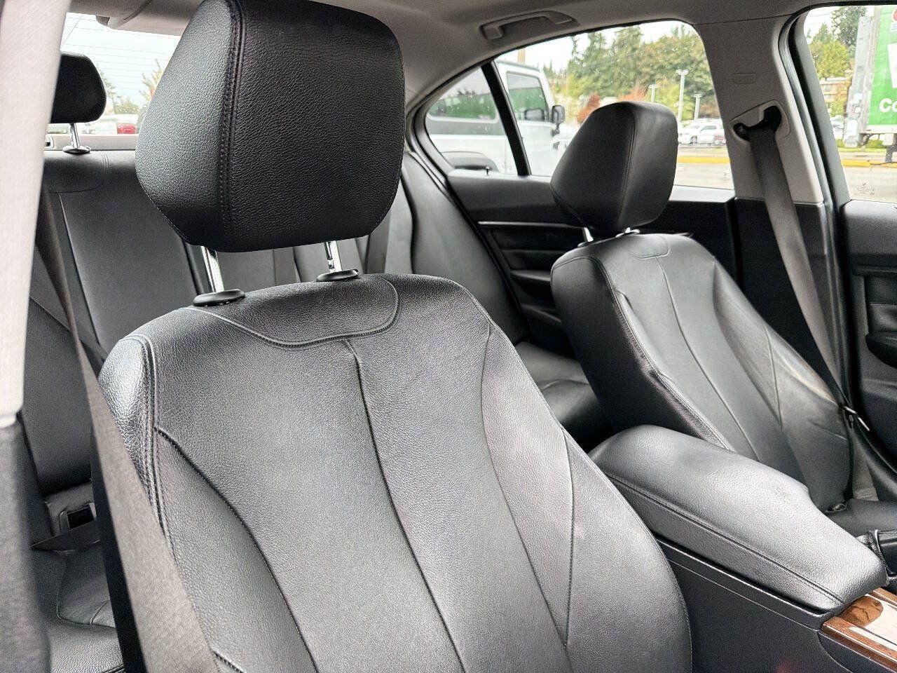 Used 2013 BMW 328i Sedan RWD image 15