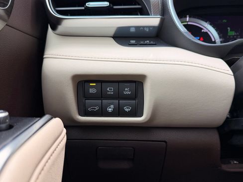 Used 2020 Toyota Highlander Platinum AWD/4WD image 24