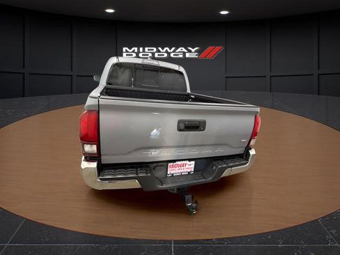 Used 2021 Toyota Tacoma SR5 RWD image 6