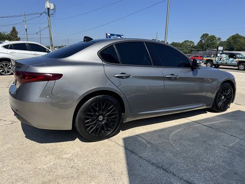 Used 2019 Alfa Romeo Giulia AWD image 5