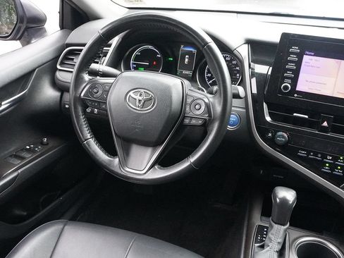 Used 2022 Toyota Camry SE w/ Convenience Package FWD image 27