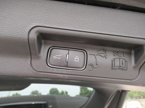 Used 2023 Ford Explorer Limited w/ Limited Technology Package AWD/4WD image 21