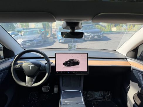 Used 2024 Tesla Model Y Performance AWD/4WD image 26