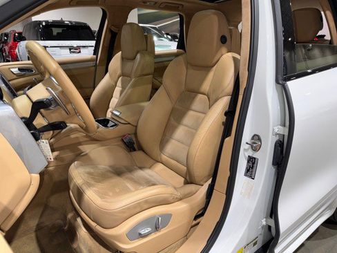 Used 2013 Porsche Cayenne GTS image 11