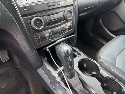Used 2017 Ford Explorer XLT w/ Equipment Group 202A image 7