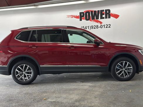 Used 2020 Volkswagen Tiguan SE w/ Panoramic Sunroof Package AWD/4WD image 2