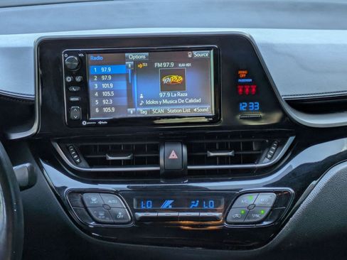 Used 2018 Toyota C-HR XLE FWD image 18