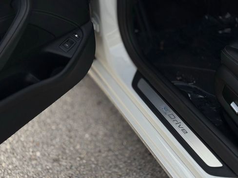 Used 2019 BMW 530e image 24