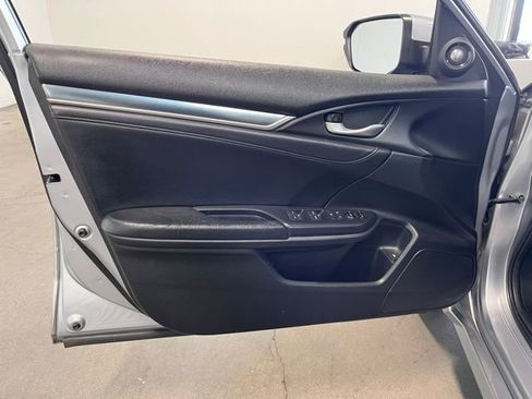 Used 2016 Honda Civic Touring image 24