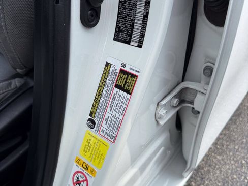 Used 2018 Toyota Corolla LE FWD image 13