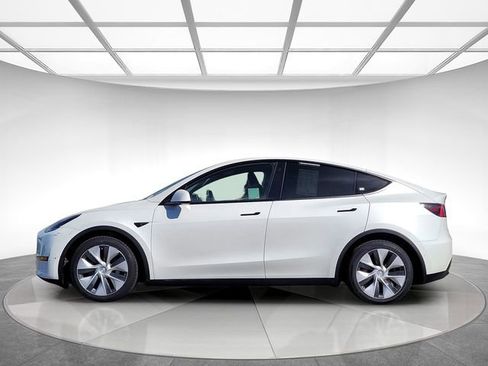 Used 2021 Tesla Model Y Long Range AWD/4WD image 7