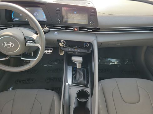 Used 2025 Hyundai Elantra Sport image 15