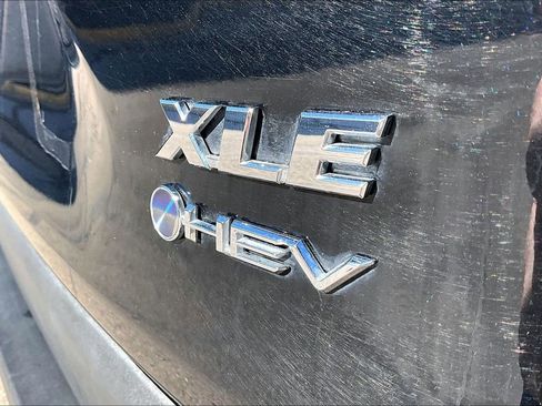 Used 2025 Toyota RAV4 XLE image 8