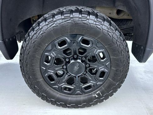 Used 2024 Chevrolet Silverado 2500 High Country w/ Technology Package AWD/4WD image 23