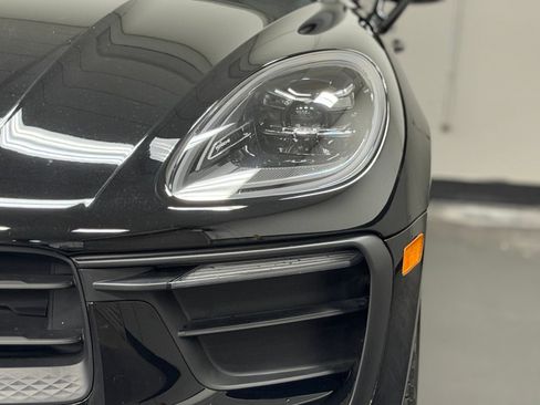 Used 2023 Porsche Macan AWD/4WD image 7