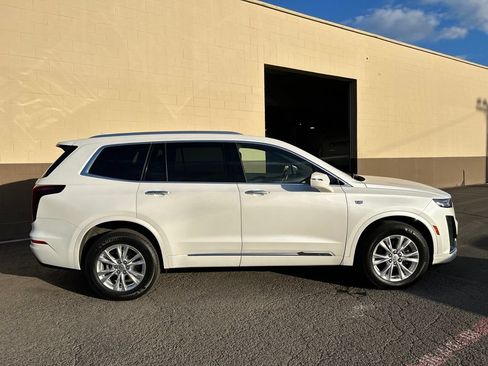 Used 2024 Cadillac XT6 Luxury w/ LPO, Floor Liner Package AWD/4WD image 3