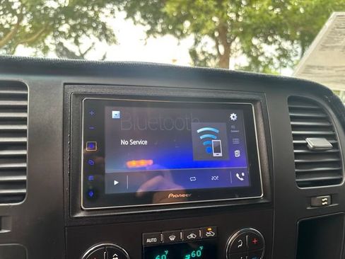 Used 2012 Chevrolet Silverado 2500 LT w/ Z71 Appearance Package AWD/4WD image 25
