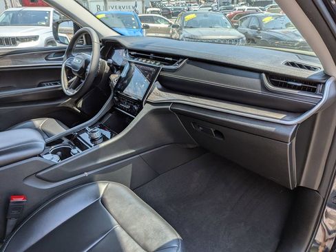 Used 2023 Jeep Grand Cherokee Limited AWD/4WD image 26