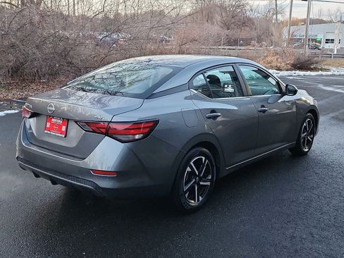 Used 2024 Nissan Sentra SV image 4